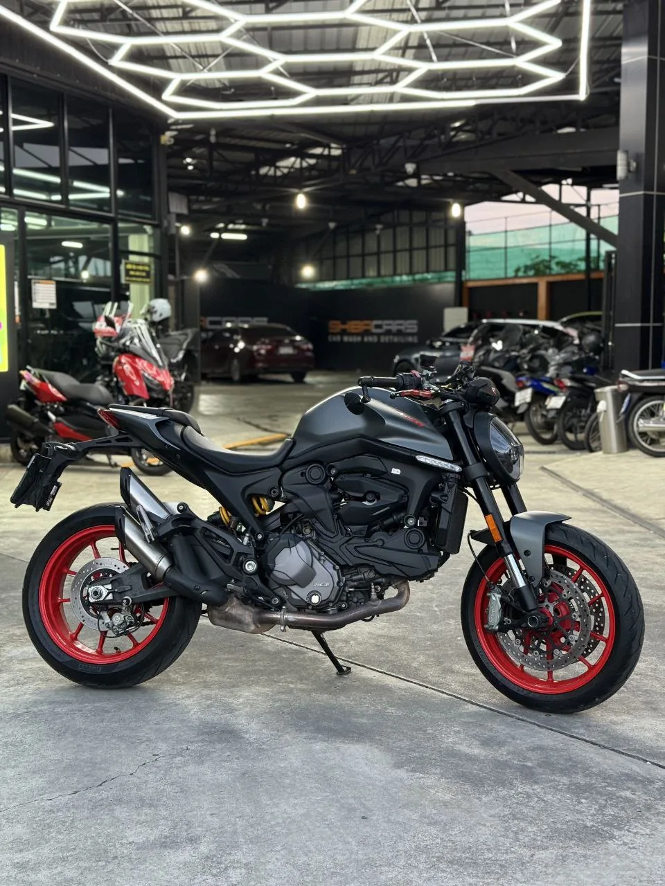 Ducati Monster 2024 — Photo 2