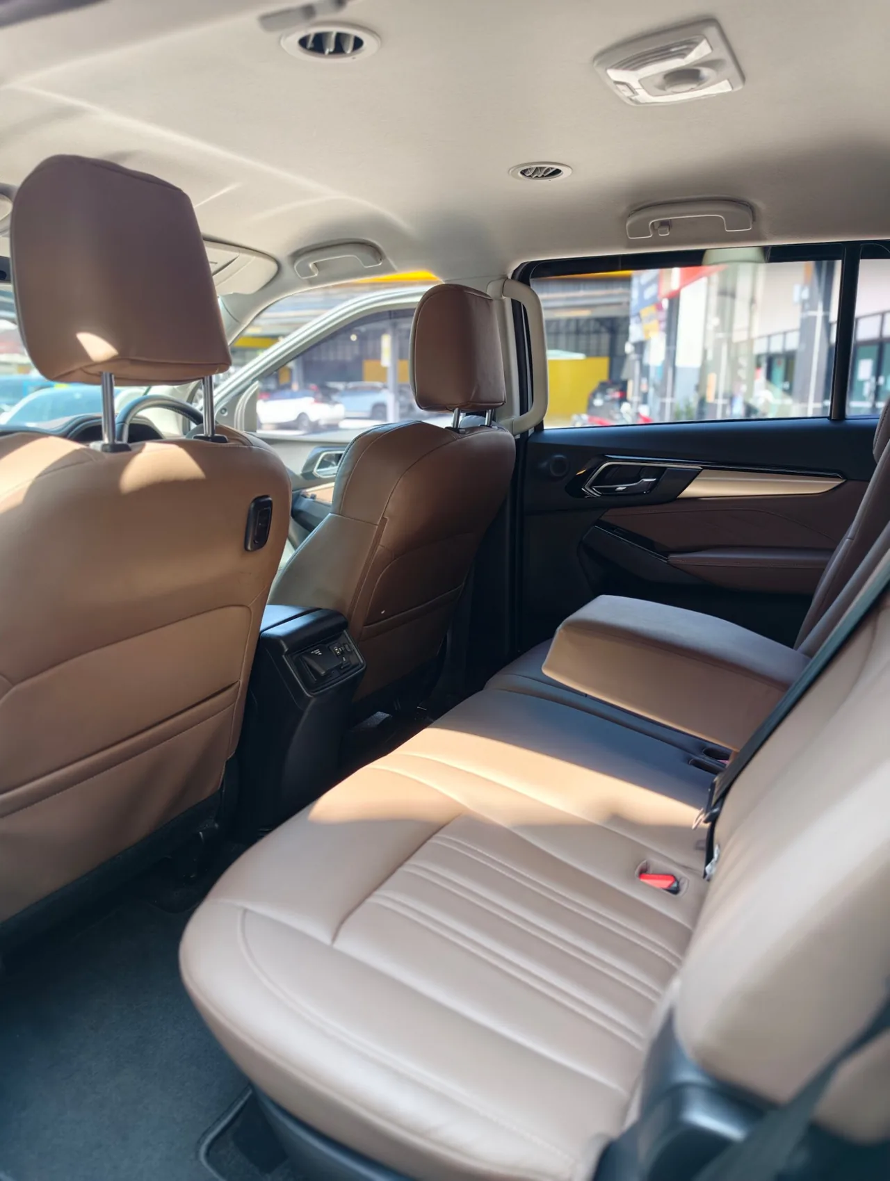 Isuzu MU-X 2024 — Photo 5