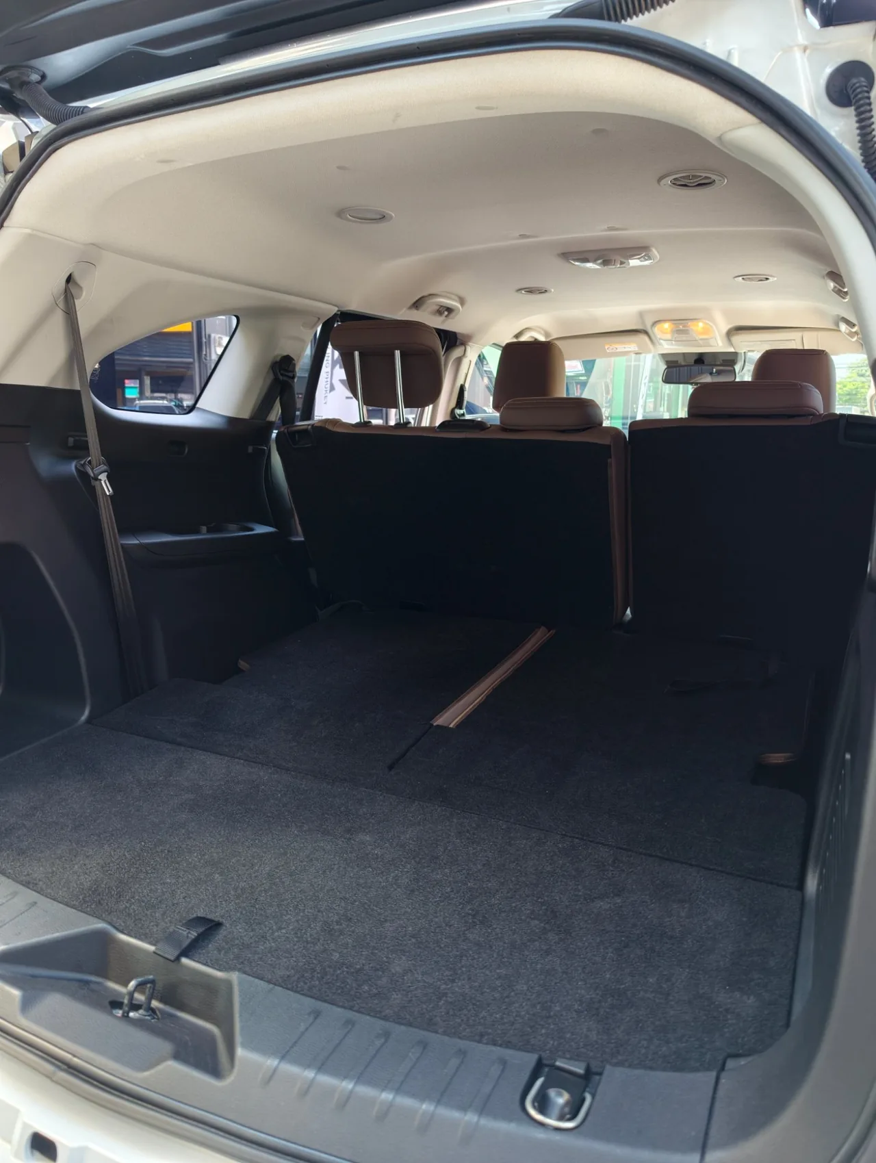 Isuzu MU-X 2024 — Photo 6