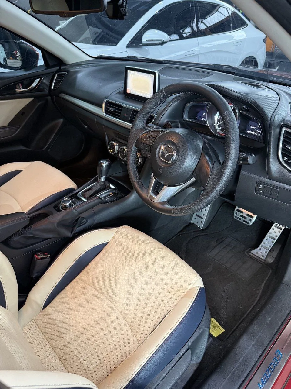 Mazda 3 2015 — Photo 3