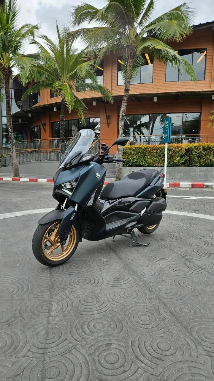 Yamaha XMAX 300 2023 — Photo 4